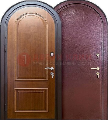 Железная арочная дверь с МДФ внутри ДА-14 в Великом Новгороде