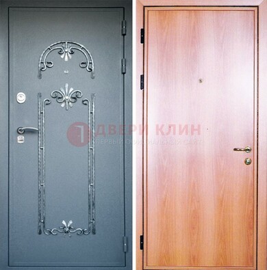 Железная дверь с ковкой ламинат внутри ДК-11 в квартиру в Волжском