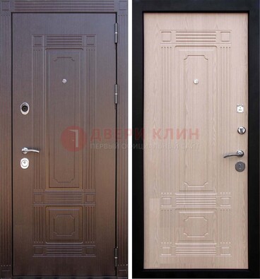 Коричневая входная дверь с МДФ ДМ-173 для кирпичного дома в Великом Новгороде