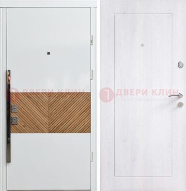 Железная белая дверь c МДФ с узором ДМ-265 в Великом Новгороде