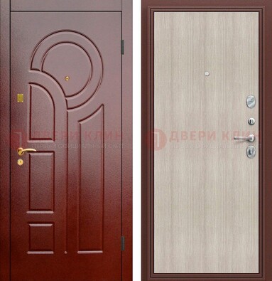 Красная металлическая дверь с МДФ панелями ДМ-368 в Великом Новгороде