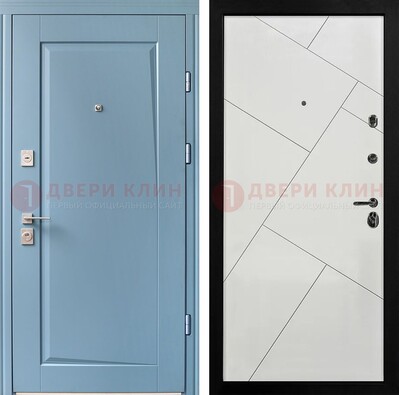 Синяя железная дверь с МДФ панелями ДМ-491 в Великом Новгороде