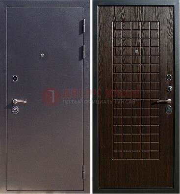 Серая металлическая дверь с порошковым напылением ДП-153 в Великом Новгороде