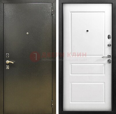 Входная дверь Темное серебро с порошковым напылением и белой МДФ ДП-272 в Великом Новгороде