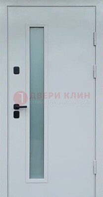 Светлая железная дверь с порошковым напылением ДП-303 в Великом Новгороде