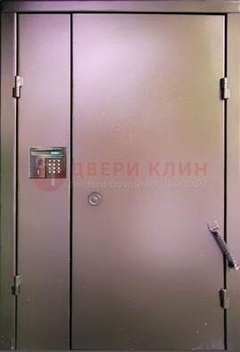 Коричневая стальная дверь в подъезд ДПД-1 В Ижевске