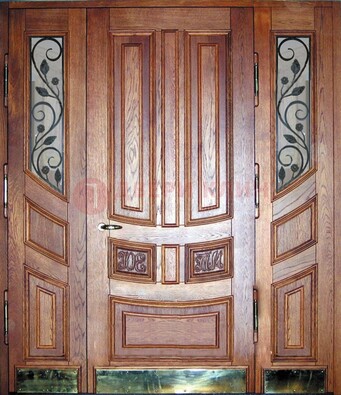 Парадная дверь со стеклом и ковкой ДПР-35 для загородного дома в Великом Новгороде