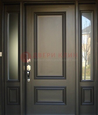 Парадная дверь с отделкой массив ДПР-65 в загородный дом в Великом Новгороде