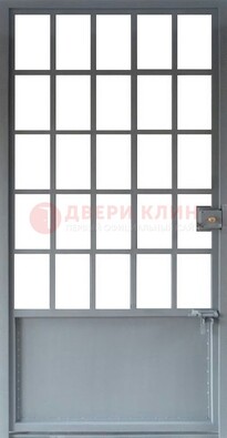 Металлическая решетчатая дверь в сером цвете ДР-7 в Великом Новгороде