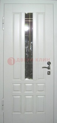 Белая металлическая дверь со стеклом ДС-1 в загородный дом в Великом Новгороде