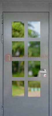 Серая металлическая дверь со стеклом ДС-78 в Великом Новгороде