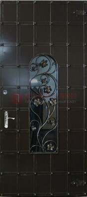 Высокая железная дверь со стеклом и ковкой ДСК-15 в Великом Новгороде