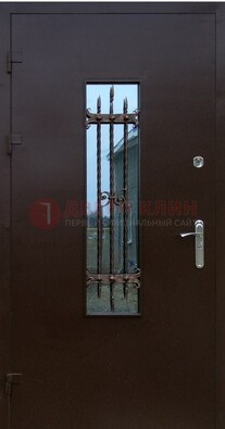 Надежная металлическая дверь со стеклом и ковкой ДСК-47 в Великом Новгороде