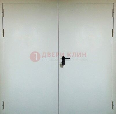 Белая металлическая противопожарная дверь ДТ-8 в Великом Новгороде