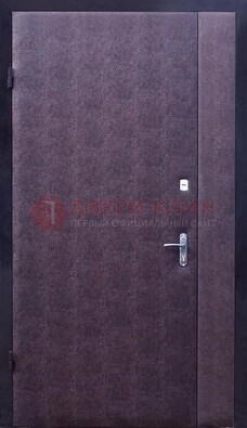 Бордовая металлическая тамбурная дверь ДТМ-3 в Великом Новгороде