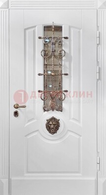Белая металлическая дверь с виноритом и стеклом с ковкой ДВТ-165 в Великом Новгороде