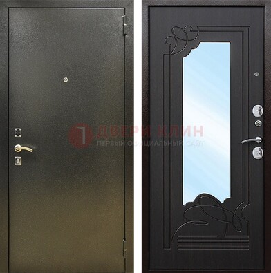 Железная темная дверь c порошковым напылением и МДФ с узором и зеркалом ДЗ-111 в Великом Новгороде