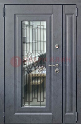 Серая стальная дверь Винорит со стеклом и ковкой ПЛ-29 в Великом Новгороде